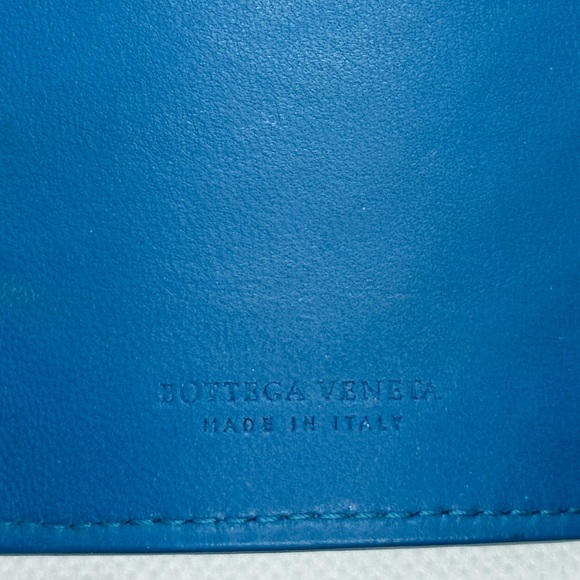 BOTTEGA VENETA EUC ROYAL BLUE INTRECCIATO LAMBSKIN 6 RING KEY HOLDER - Picture 13 of 14